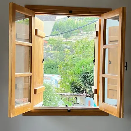 Eftis - Renovated Traditional House * Omodos