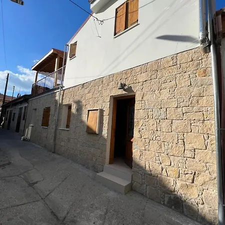 Eftis - Renovated Traditional House Holiday home