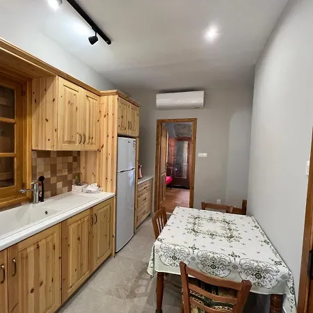 Eftis - Renovated Traditional House * Omodos