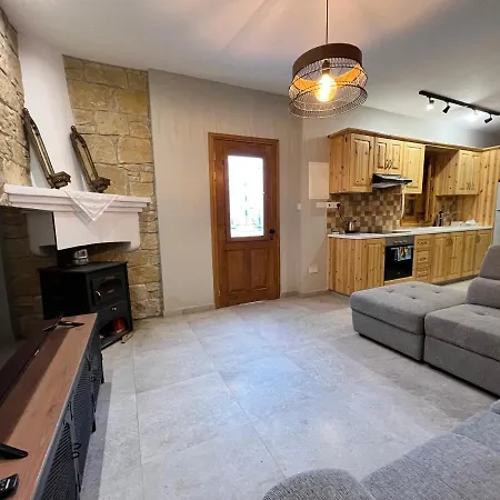 Eftis - Renovated Traditional House Holiday home Omodos