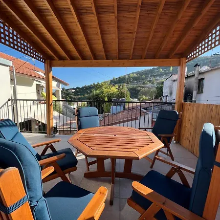 Eftis - Renovated Traditional House *