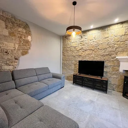 Eftis - Renovated Traditional House Holiday home Omodos