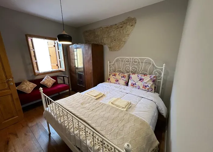 Eftis - Renovated Traditional House Σπίτι διακοπών *