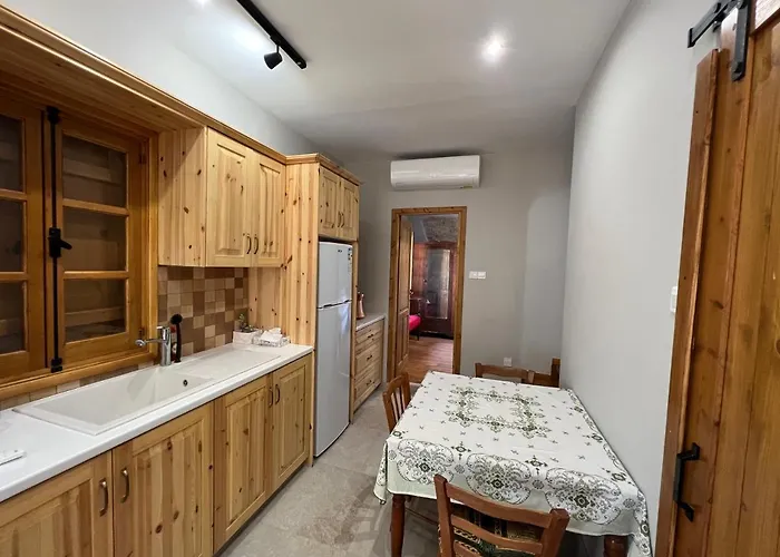 Eftis - Renovated Traditional House * Όμοδος