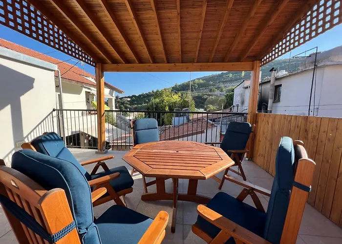 Eftis - Renovated Traditional House *